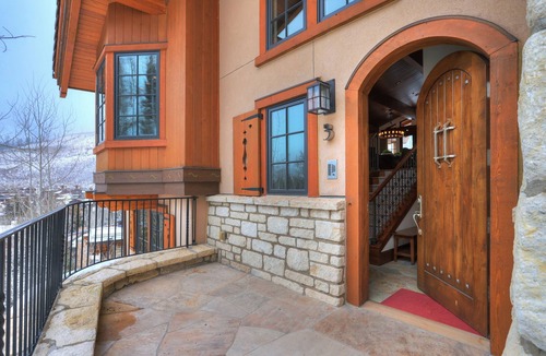 Vail Condo | Luxury Mountainside 5BR halet in Vail Village by RedAwning - Save 20% on 7+ Nights!