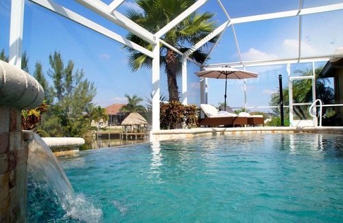 Pelican House | Luxury Newly Furnished Villa, Heated Infinity Pool/Spa, Gulf Access, free WiFi