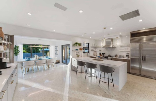 North Corals House | Luxury Oasis~Min to Beach~Fire Pit~Heated Pool