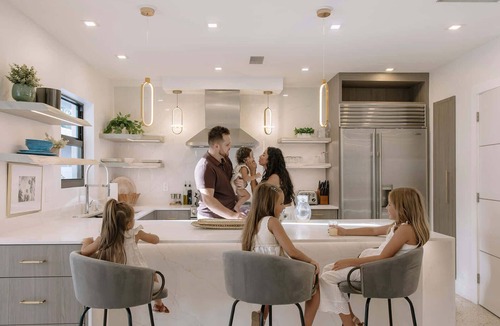 North Corals House | Luxury Oasis~Min to Beach~Fire Pit~Heated Pool