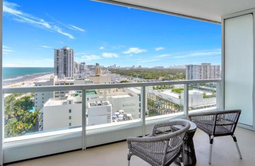 Mid Beach Apartment | Luxury Oceanview Suite at the Fontainebleau Miami Beach with Balcony, King & Sofa Bed