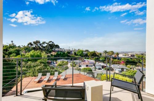 Loma Portal Villa | Luxury Pool Haven Scenic Views and Summer Fireworks