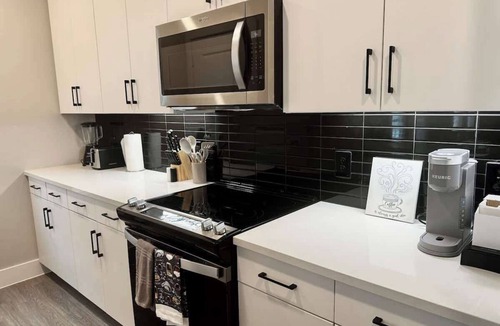 McNeil Apartment | Luxury Resort-Style Apt Pool