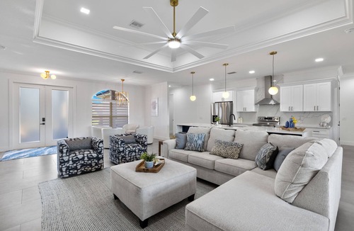 Pelican Villa | Luxury Villa on the Water – Private Heated Pool, Dock & Direct Gulf Access
