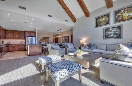 Lakeside Park Condo | LuxuryÂ 4br Steps From Heavenly Village & Gondola 4 Bedroom Condo by RedAwning