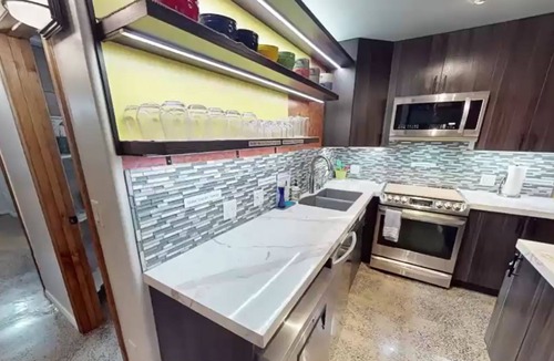 Las Vegas Strip Resort | LVStripHouse Condos Sleeps up to 14