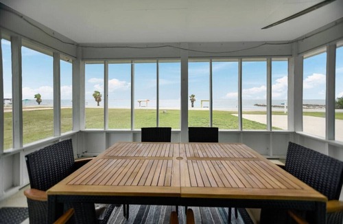 Port Lavaca House | Mag Beach Refuge - Bayfront