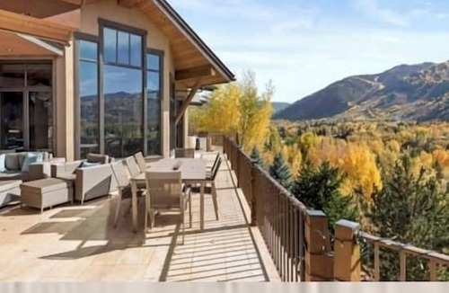 Red Mountain House | Magnificent 6 bedroom house