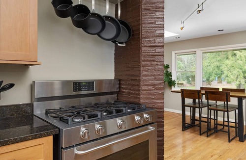 Oak Grove House | Magnificent Home on Banks of the Willamette River, Hot Tub, Fire-Pit, Cornhole, 9 Miles to Downtown