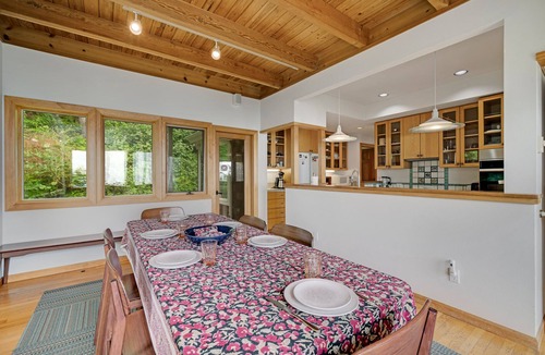 Neahkahnie Beach House | Maison De La Lune-Spectacular Oceanviews, dogs Ok , Firepit, Fenced yard