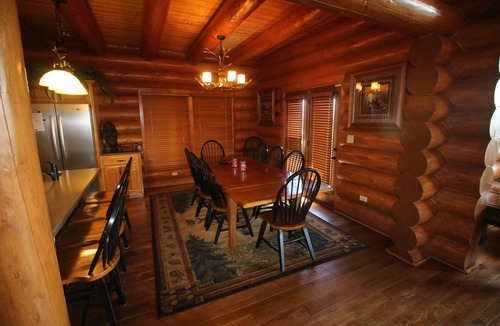 Pigeon Forge Cabin | Majestic Mountaintop Retreat- Breathtaking Views, Luxury Lodge over Pigeon Forge