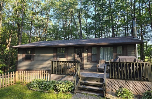 Friendsville House | Make Memories by Wisp&Deep Creek Lake- Firepit, Pool, Gym, King Bed, Fenced yard