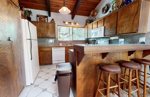 Mammoth Lakes Condo | Mammoth Estates 227 Mountain rustic with Wood Burning Fireplace, Amazing location by RedAwning