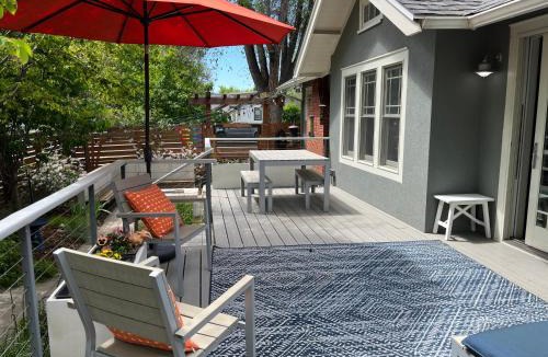 Martinez Park House | Maple Courtyard - Old Town with King Suite & Piano
