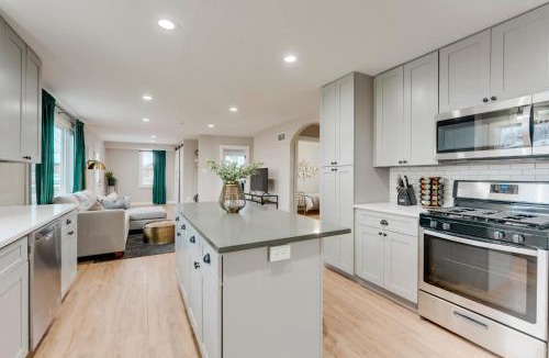 Longmont House | @ Marbella Lane - 3BR Remote Work Laundry + P