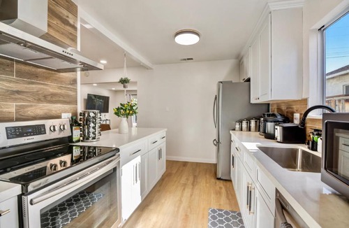 Santa Clara House | @ Marbella Lane - Superb and Cozy 4BR Home