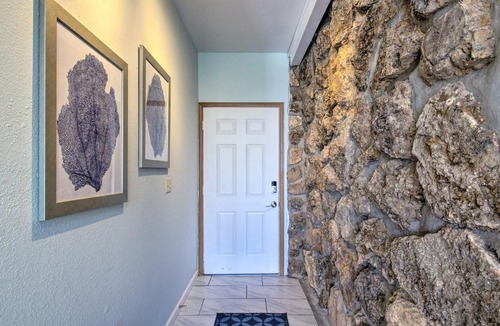 Lake Ozark Apartment | Marvelous Lakefront Condo with Deck and Grill!