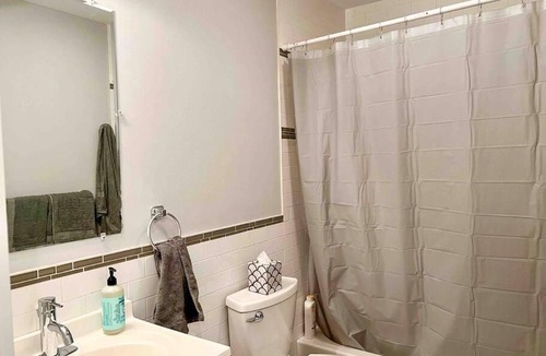 North Philadelphia West Apartment | Massive New 9 beds/2.5 bath Sleeps 18 w/Rooftop