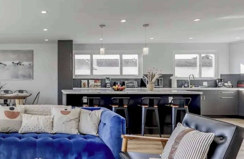 Pacifica House | Massive Themed 5BR w/Game Room/Hot Tub/Pool Table