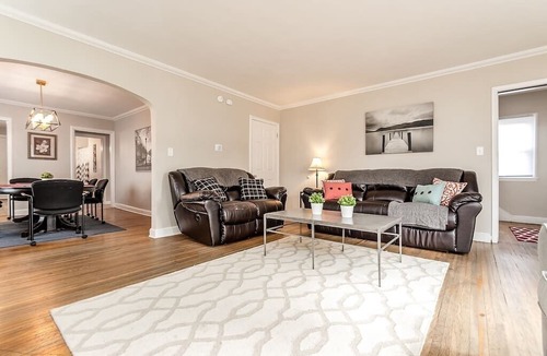 University District House | Massive Updated 6BR Near Everything Sleeps 20!