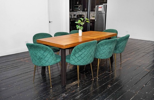 Near South Side Apartment | McCormick Pl HUGE 5Br with Pool table/Optional parking/sleeps 12