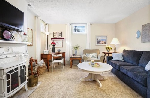 Creighton Apartment | Meadowlark Apartment - 10 min to Denver, 1 hr to Mnts/skiing
