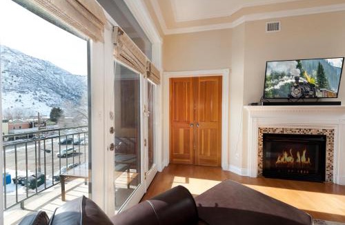 Historic Downtown Durango House | Mears House Unit 3C