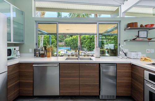 The Mesa House | Mesa Mid-Century - Walk to South Palm Springs!