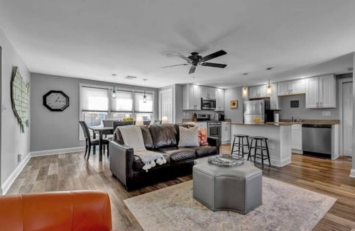 Clarence Apartment | Meticulous Main St. Ranch 2 Bedroom Luxury Apt. Rear Unit