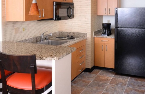 North Dallas Apartment | Minutes from Southern Methodist University! FREE Parking, Pets are welcome, Pool
