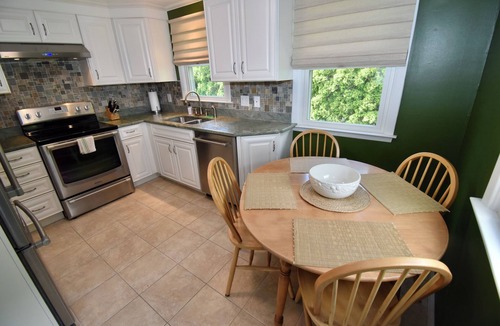 Watch Hill House | Misquamicut Fire District | Walking Distance to the Beach | Parking Pass included