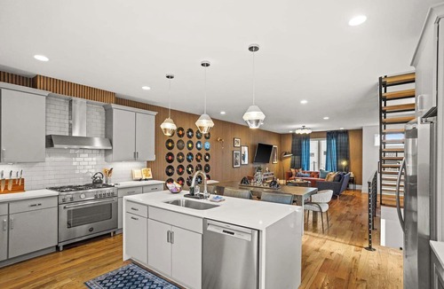 Eighth Avenue House | "MIX" Your Own Personal Broadway on 8th Ave South