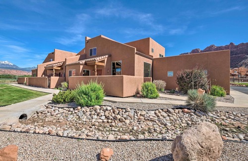 Moab South Valley Apartment | Moab Townhome w/Patio - 11 Mi. to Arches NP!