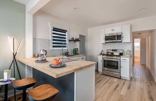 Reno/Tahoe Airport House | Modern 2 bed 1 bath next to Midtown with a lovely yard!