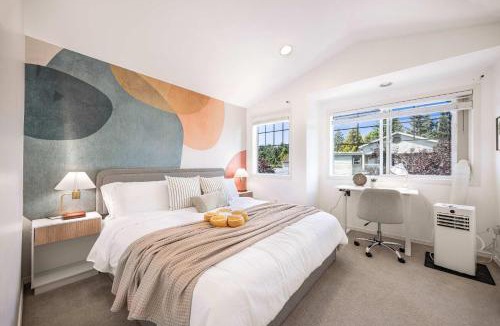 Lake City House | Modern 2BR Gem Near UW & Lake Trails & Garage