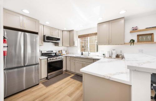 Lake City House | Modern 2BR Gem Near UW & Lake Trails & Garage