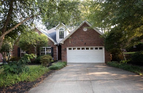 Boiling Springs House | MODERN 3br - Sleeps 8 - Eagle Pointe Home