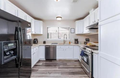 Summerlin House | Modern 4BR Home, Central Las Vegas Location