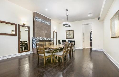 Faubourg Lafayette Apartment | Modern 4BR Penthouse in Downtown by Hosteeva