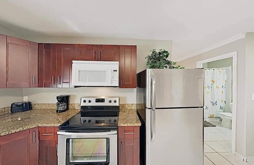 Tampa House | Modern and Cozy Home 10 mins to Beach
