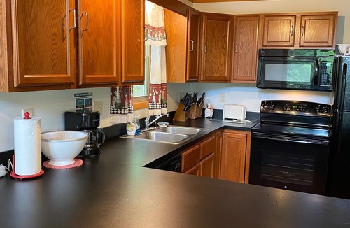 Berkeley Springs House | Modern and Peaceful Home with Amazing Mountain Views!