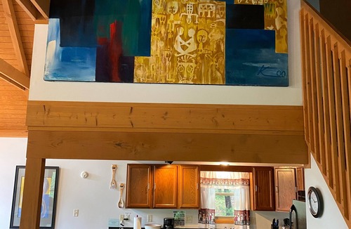 Berkeley Springs House | Modern and Peaceful Home with Amazing Mountain Views!
