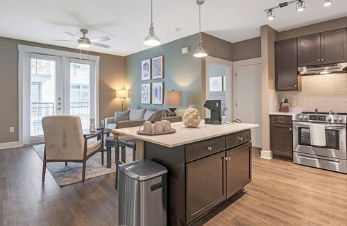 Allandale Apartment | Modern Apartment in Prime Location (ID1166X331)