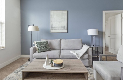 Toledo Apartment | Modern Apartment in Prime Location (ID8146X6)
