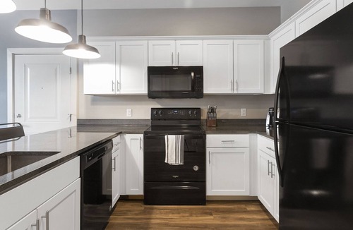 Toledo Apartment | Modern Apartment in Prime Location (ID1358X328)
