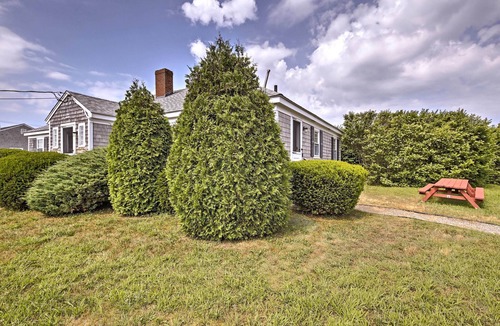 West Hyannisport Cottage | Modern Cape Cod Cottage: Walk to Craigville Beach