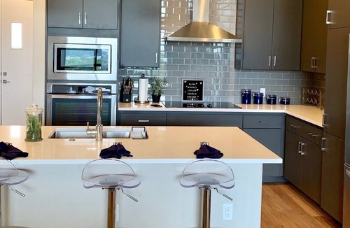 Emerald Point Condo | Modern Condo on Lake Travis