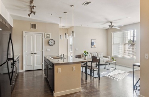 Southeast Houston Apartment | Modern Design I 2bd/2bth I Properties by Preston