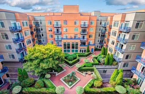 Belltown Apartment | Modern Downtown Top Floor Penthouse With Bay Views