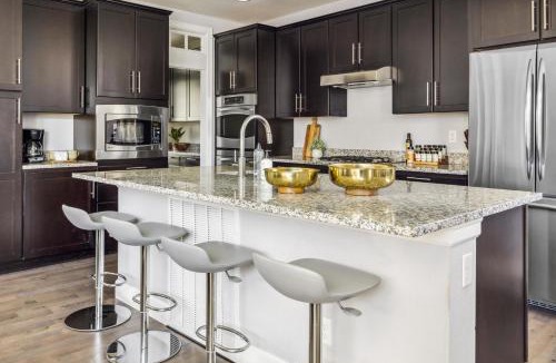 Stapleton House | Modern Elegance - Pool Table - Walkable Area